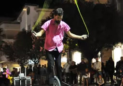 Venerdì sera in piazza della Rossa Unicycle Dream Man 